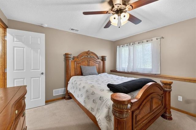 8615 NW Baker Road Circle, Kansas City, MO 64153