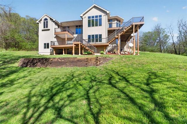 8615 NW Baker Road Circle, Kansas City, MO 64153