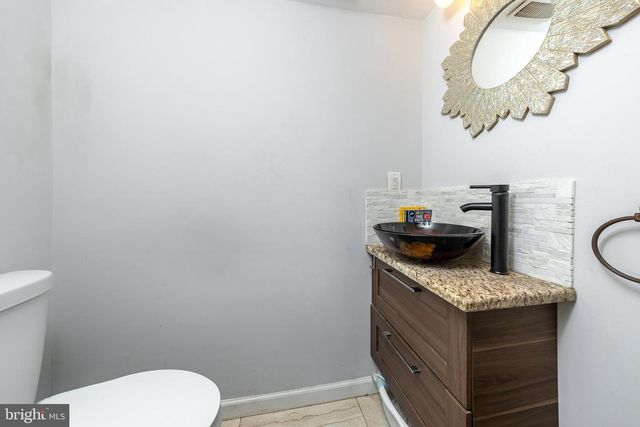 10 LORETTA BLVD, Sicklerville, NJ 08081