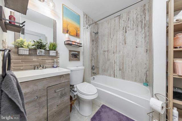 10 LORETTA BLVD, Sicklerville, NJ 08081