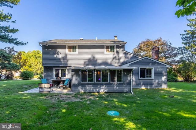 10 LORETTA BLVD, Sicklerville, NJ 08081