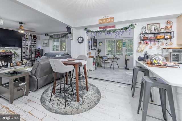 10 LORETTA BLVD, Sicklerville, NJ 08081