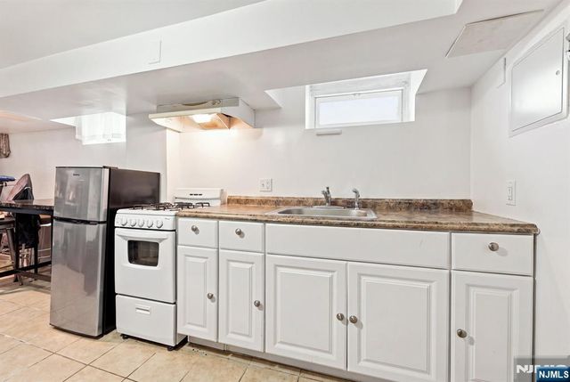318-322 11th Street, Newark, NJ 07107