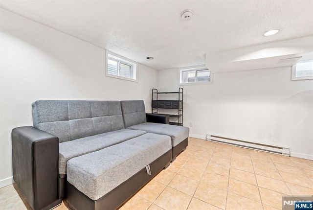318-322 11th Street, Newark, NJ 07107