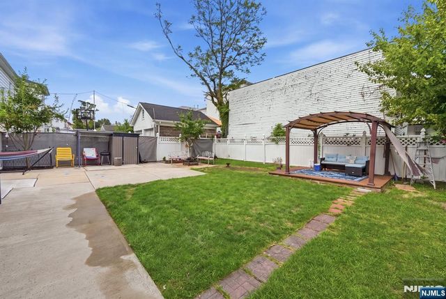 318-322 11th Street, Newark, NJ 07107
