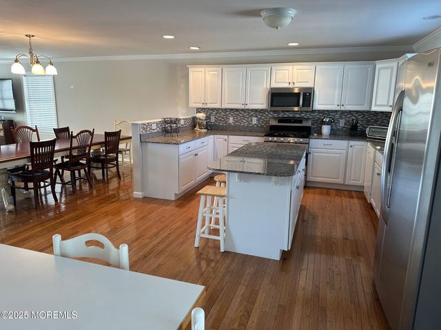 211 Trenton Avenue, Point Pleasant Beach, NJ 08742
