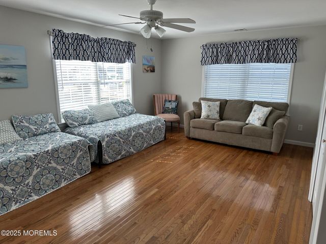 211 Trenton Avenue, Point Pleasant Beach, NJ 08742