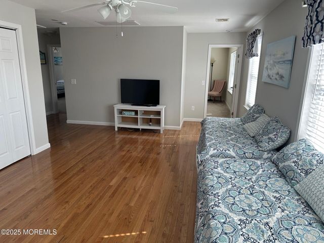 211 Trenton Avenue, Point Pleasant Beach, NJ 08742