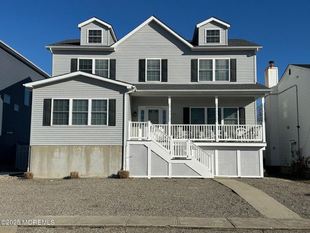 211 Trenton Avenue, Point Pleasant Beach, NJ 08742