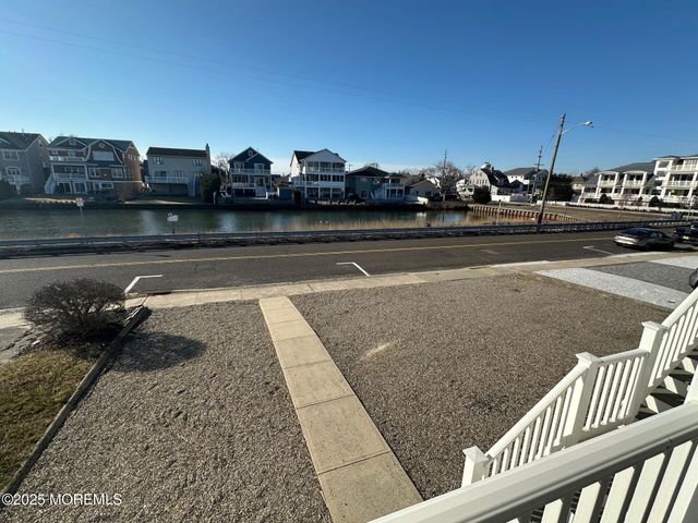 211 Trenton Avenue, Point Pleasant Beach, NJ 08742