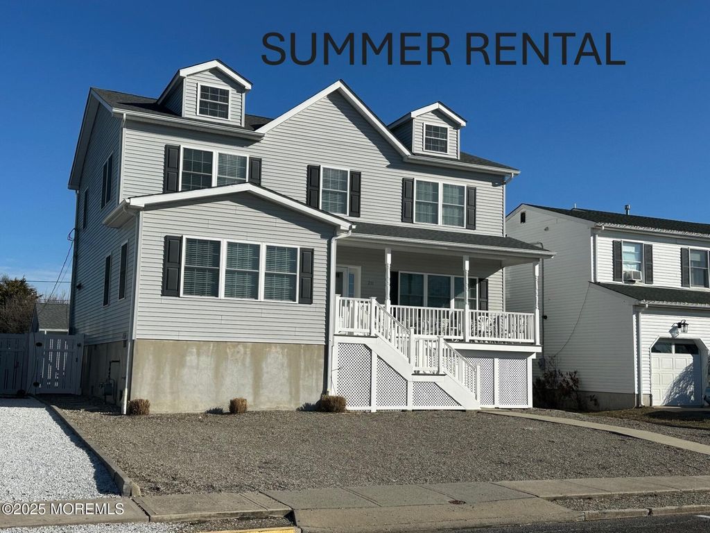 211 Trenton Avenue, Point Pleasant Beach, NJ 08742