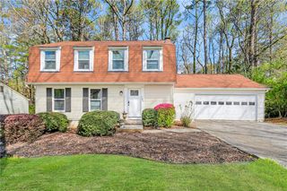 125 N Pond Way, Roswell, GA 30076