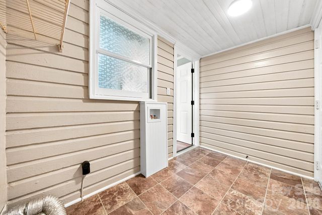 8 Crescent Street, Granite Falls, NC 28630