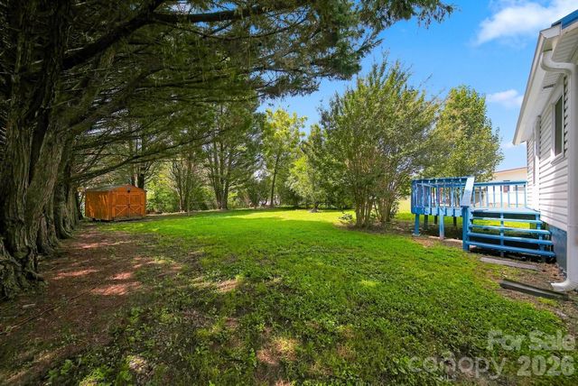 8 Crescent Street, Granite Falls, NC 28630