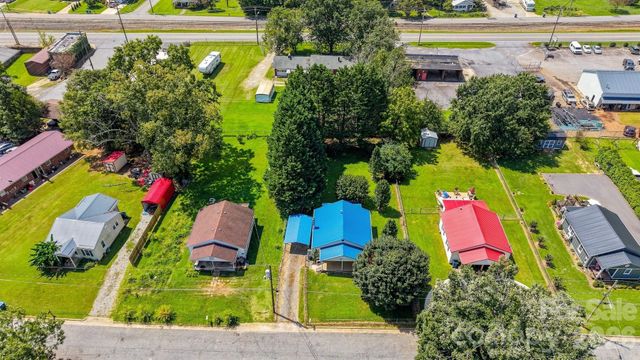 8 Crescent Street, Granite Falls, NC 28630