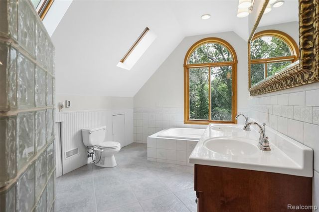 8484 Eaton Road, Davisburg, MI 48350