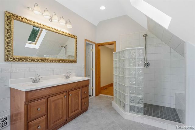 8484 Eaton Road, Davisburg, MI 48350