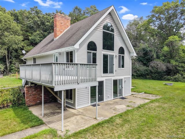 8484 Eaton Road, Davisburg, MI 48350