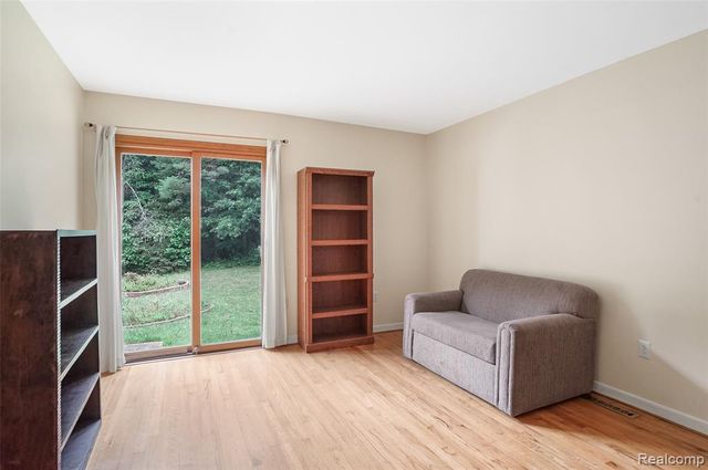 8484 Eaton Road, Davisburg, MI 48350