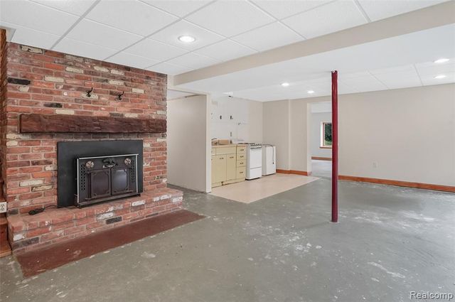 8484 Eaton Road, Davisburg, MI 48350