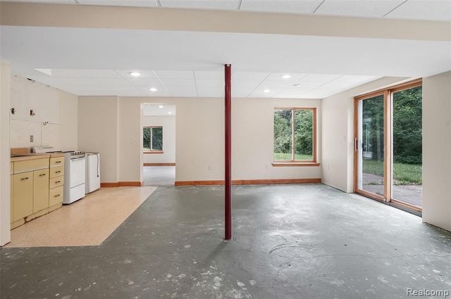 8484 Eaton Road, Davisburg, MI 48350
