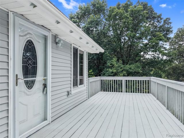 8484 Eaton Road, Davisburg, MI 48350