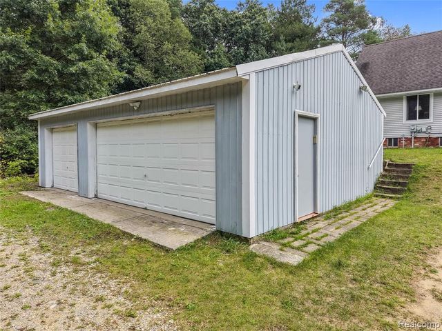 8484 Eaton Road, Davisburg, MI 48350