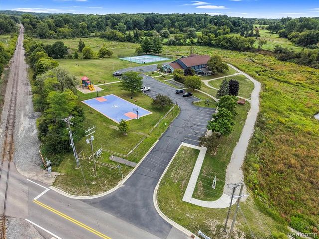 8484 Eaton Road, Davisburg, MI 48350