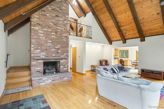 8484 Eaton Road, Davisburg, MI 48350