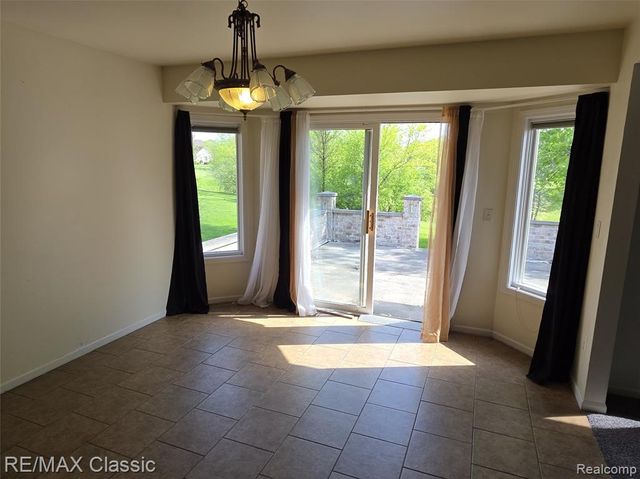 21966 Hunter Circle, Taylor, MI 48180