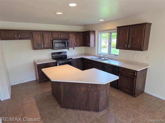 21966 Hunter Circle, Taylor, MI 48180