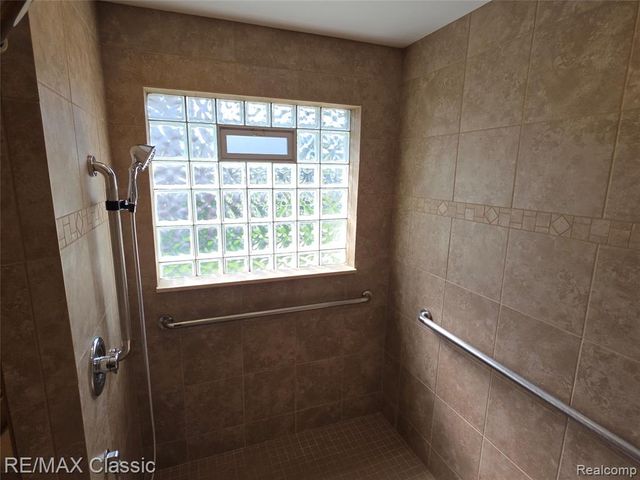 21966 Hunter Circle, Taylor, MI 48180