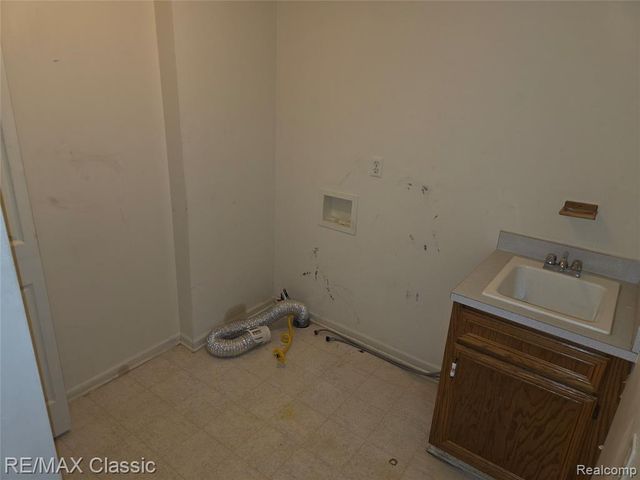 21966 Hunter Circle, Taylor, MI 48180