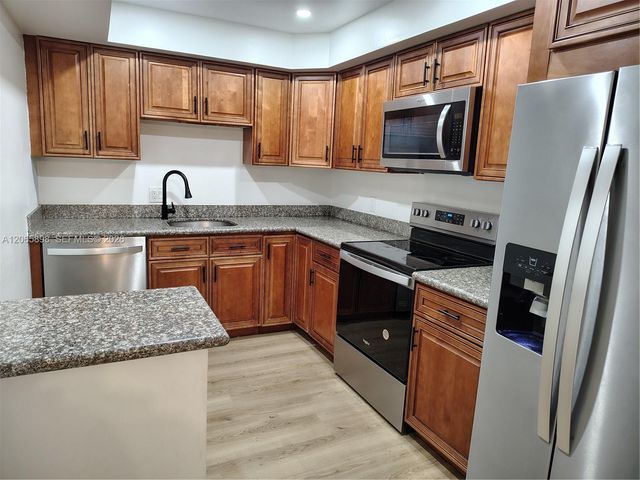 733 SE 1st Way 109, Deerfield Beach, FL 33441