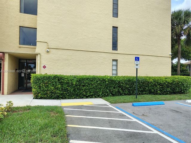 733 SE 1st Way 109, Deerfield Beach, FL 33441