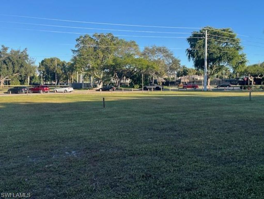 670 Park ST, NAPLES, FL 34102 — photo 5