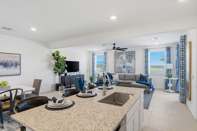 8870 E Moontear Way, Vail, AZ 85641
