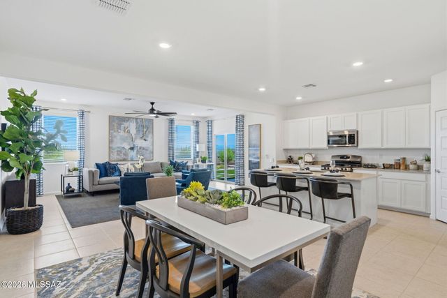 8870 E Moontear Way, Vail, AZ 85641