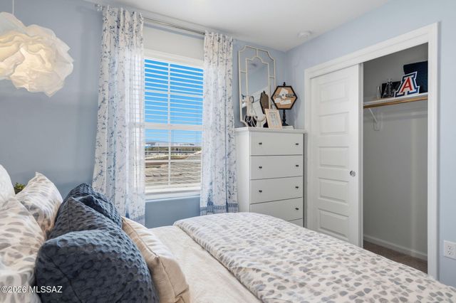 8870 E Moontear Way, Vail, AZ 85641