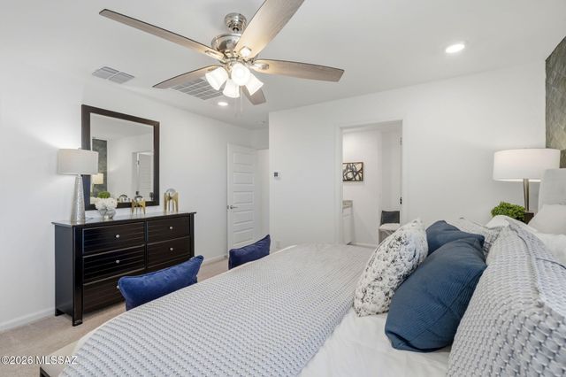 8870 E Moontear Way, Vail, AZ 85641