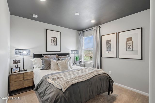 8870 E Moontear Way, Vail, AZ 85641