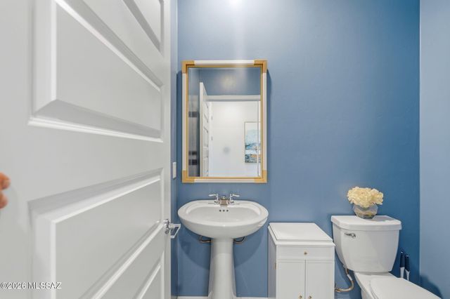 8870 E Moontear Way, Vail, AZ 85641
