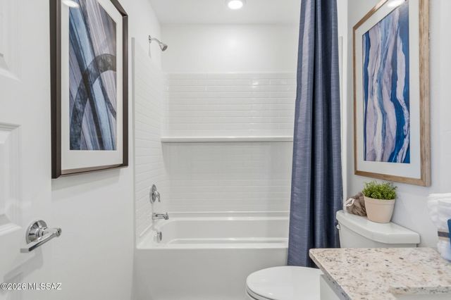 8870 E Moontear Way, Vail, AZ 85641