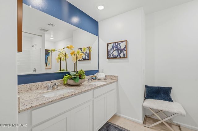 8870 E Moontear Way, Vail, AZ 85641