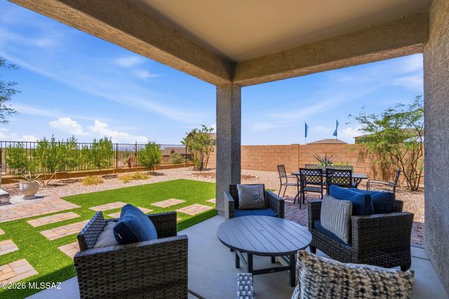 8870 E Moontear Way, Vail, AZ 85641