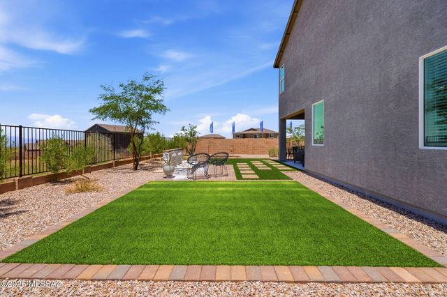 8870 E Moontear Way, Vail, AZ 85641