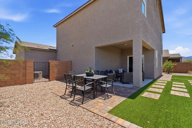 8870 E Moontear Way, Vail, AZ 85641