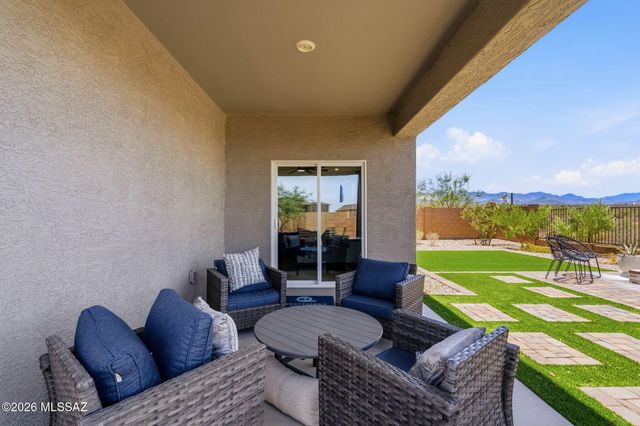 8870 E Moontear Way, Vail, AZ 85641