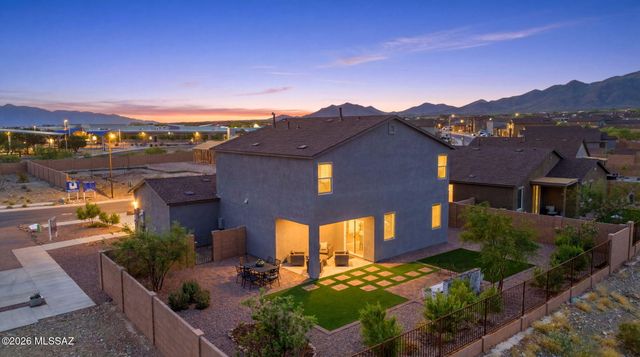 8870 E Moontear Way, Vail, AZ 85641