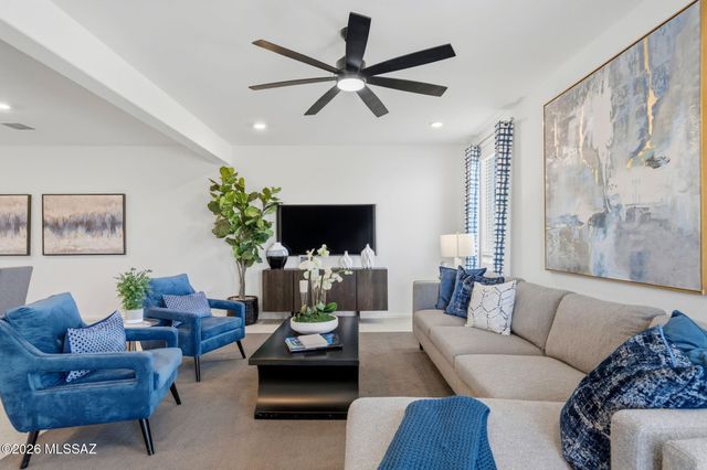 8870 E Moontear Way, Vail, AZ 85641